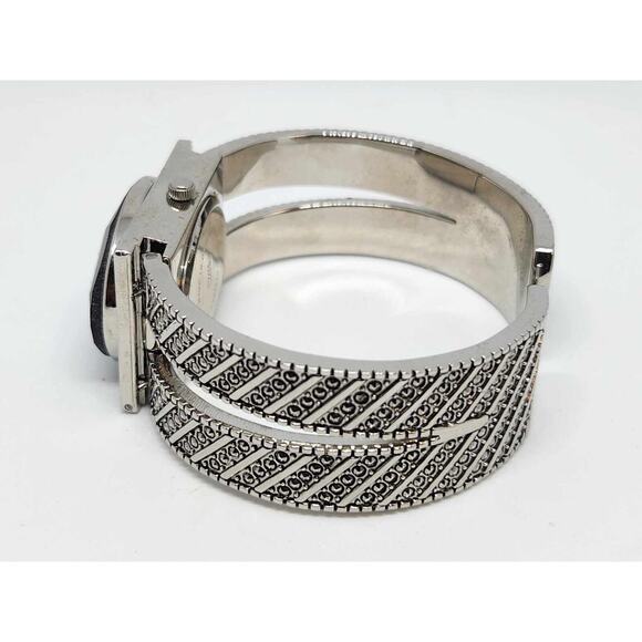 Wristwatch P.O.V Quartz T Locket Cuff Bracelet With Original Box New Battery - Picture 4 of 16